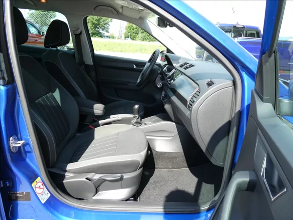 Škoda Fabia 1,0 TSi 70kW STYLE, ČR - foto 25