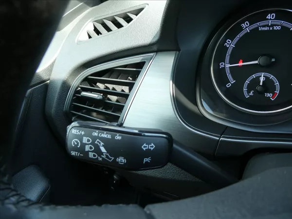 Škoda Fabia 1,0 TSi 70kW STYLE, ČR - foto 33