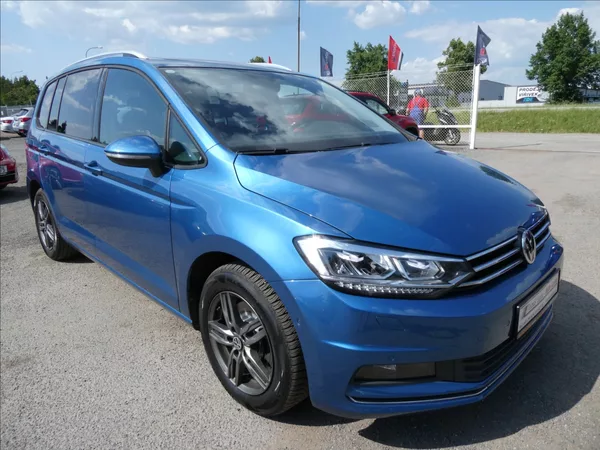 Volkswagen Touran 1,4 TSi 110kW DSG,LED,serviska