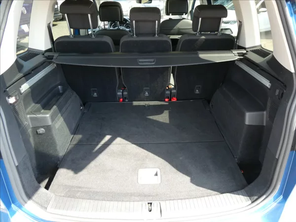 Volkswagen Touran 1,4 TSi 110kW DSG,LED,serviska - foto 19