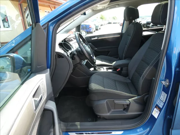 Volkswagen Touran 1,4 TSi 110kW DSG,LED,serviska - foto 24