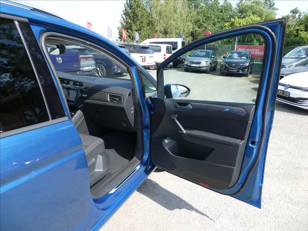 Volkswagen Touran 1,4 TSi 110kW DSG,LED,serviska - foto 27