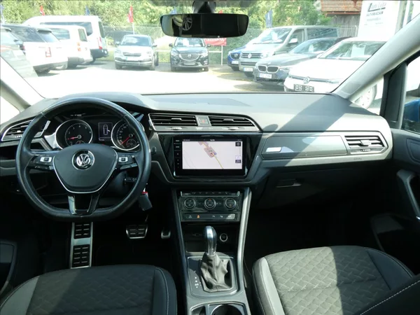 Volkswagen Touran 1,4 TSi 110kW DSG,LED,serviska - foto 31