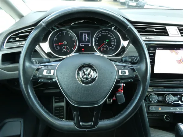 Volkswagen Touran 1,4 TSi 110kW DSG,LED,serviska - foto 34