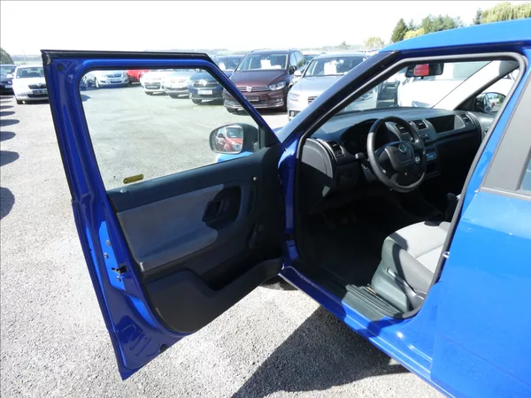 Škoda Fabia 1,2 HTP klimatizace - foto 11
