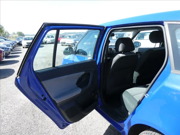 Škoda Fabia 1,2 HTP klimatizace - foto 13