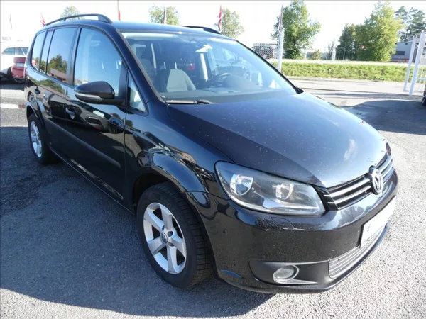 Volkswagen Touran 1,6 TDi 77kW 7.MÍST,navigace