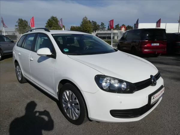 Volkswagen Golf 1,2 TSi 77kW serviska, klima