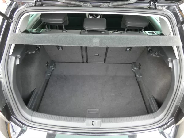 Volkswagen Golf 1,6 TDi 85kW navi,led,serviska - foto 25