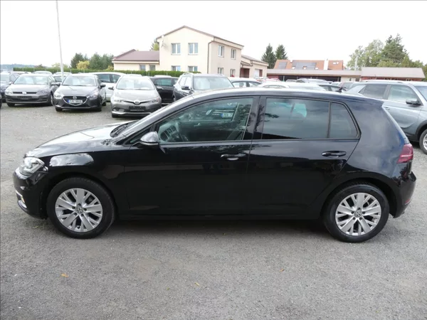 Volkswagen Golf 1,6 TDi 85kW navi,led,serviska - foto 6