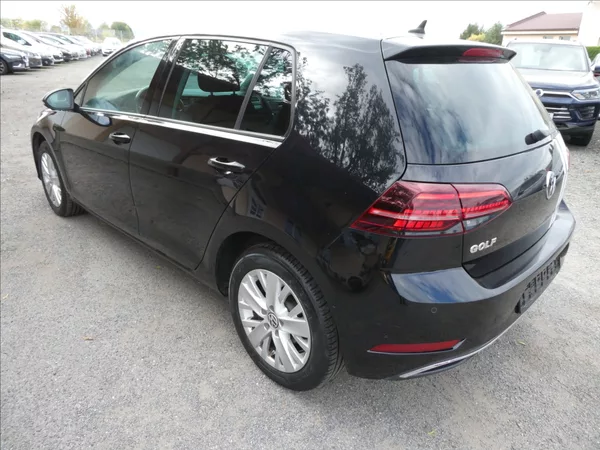 Volkswagen Golf 1,6 TDi 85kW navi,led,serviska - foto 7