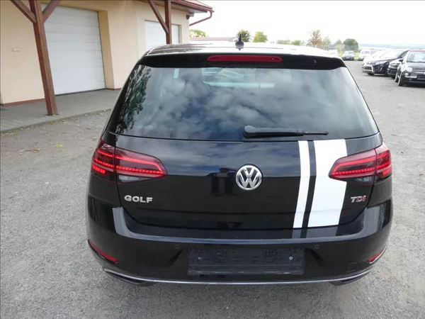 Volkswagen Golf 1,6 TDi 85kW navi,led,serviska - foto 8
