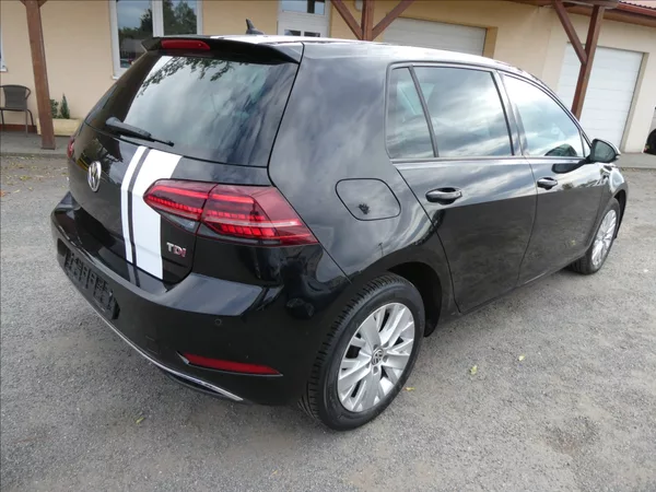 Volkswagen Golf 1,6 TDi 85kW navi,led,serviska - foto 9