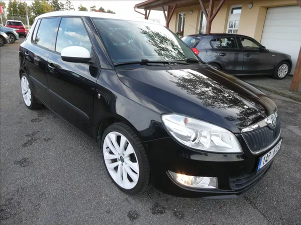 Škoda Fabia 1,2 TSi, 2 x kola, po servise