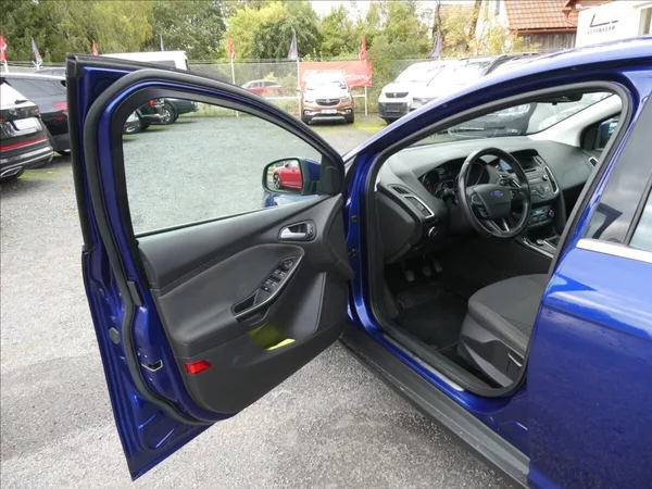 Ford Focus 1,5 110kW 1.MAJITEL, SERVISKA - foto 19