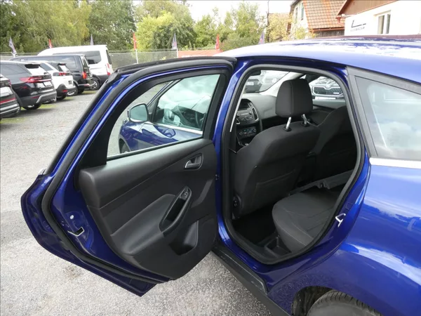 Ford Focus 1,5 110kW 1.MAJITEL, SERVISKA - foto 21