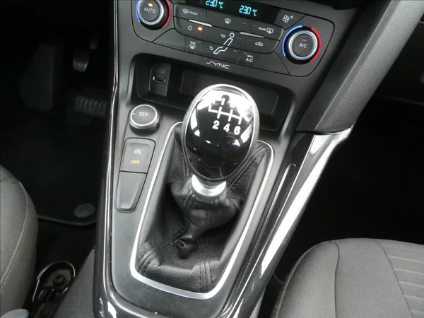 Ford Focus 1,5 110kW 1.MAJITEL, SERVISKA - foto 29