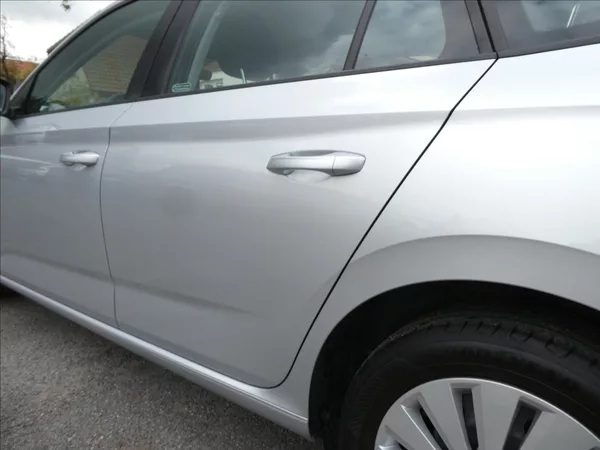 Škoda Scala 1,0 TSi 70kW ČR, DPH, klima - foto 16