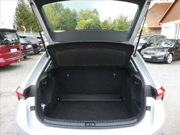 Škoda Scala 1,0 TSi 70kW ČR, DPH, klima - foto 17
