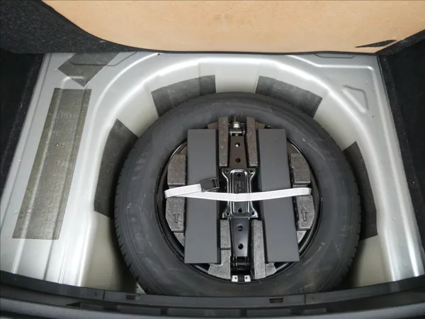 Škoda Scala 1,0 TSi 70kW ČR, DPH, klima - foto 19