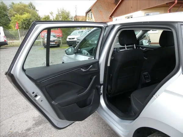 Škoda Scala 1,0 TSi 70kW ČR, DPH, klima - foto 22
