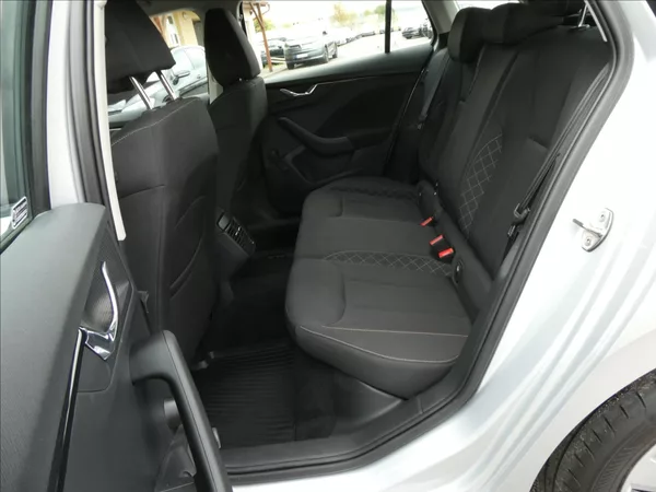 Škoda Scala 1,0 TSi 70kW ČR, DPH, klima - foto 23