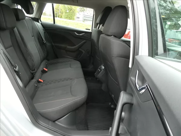 Škoda Scala 1,0 TSi 70kW ČR, DPH, klima - foto 27