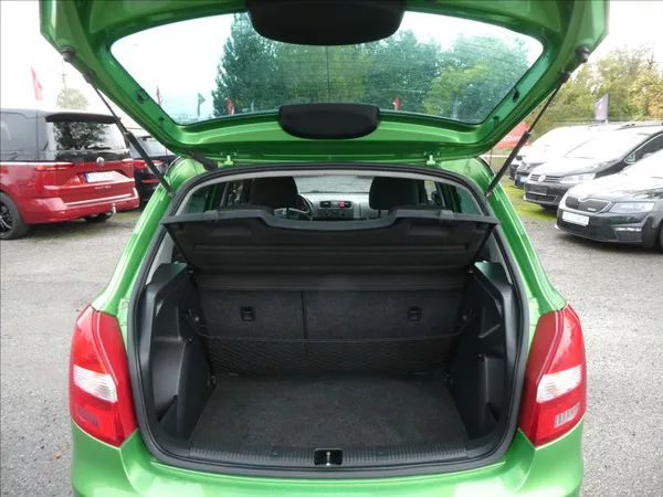 Škoda Fabia 1,2 TSi 63kW po servise,klima - foto 11