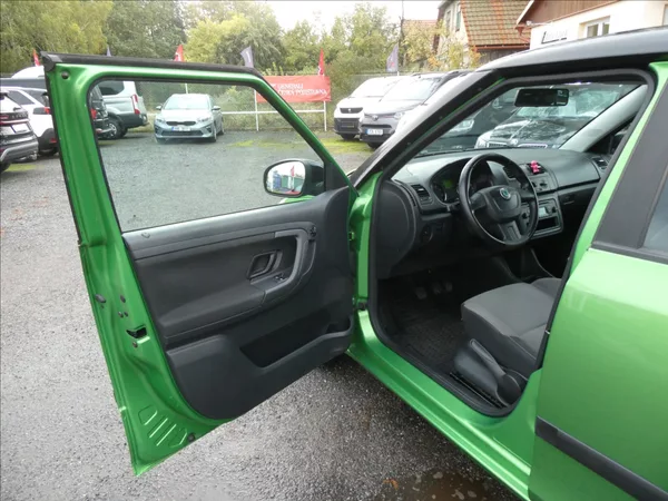 Škoda Fabia 1,2 TSi 63kW po servise,klima - foto 14