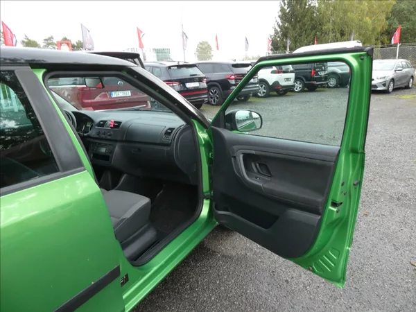 Škoda Fabia 1,2 TSi 63kW po servise,klima - foto 18