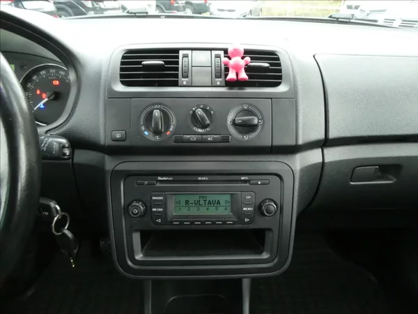 Škoda Fabia 1,2 TSi 63kW po servise,klima - foto 23