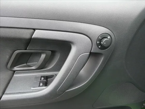 Škoda Fabia 1,2 TSi 63kW po servise,klima - foto 26