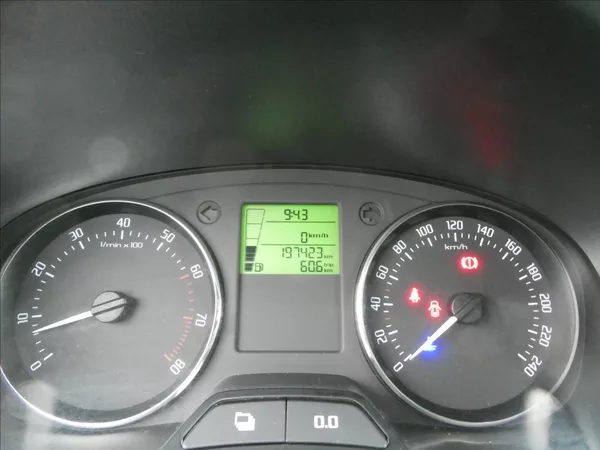 Škoda Fabia 1,2 TSi 63kW po servise,klima - foto 27