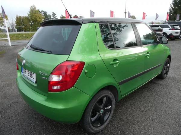 Škoda Fabia 1,2 TSi 63kW po servise,klima - foto 9