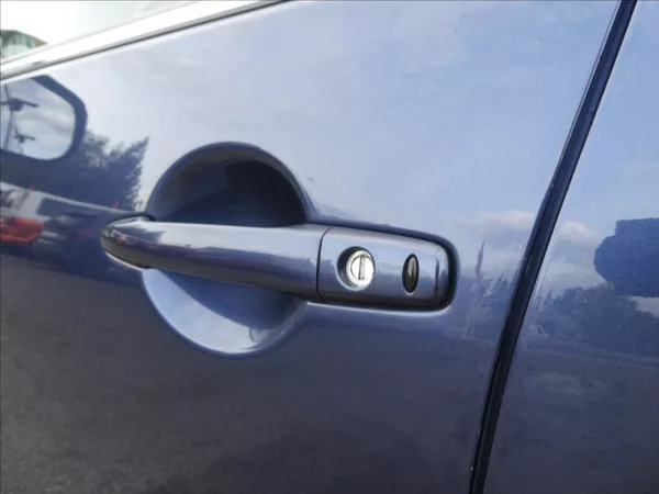 Mitsubishi Outlander 2,4 i 125kW 7.míst,4x4,automat - foto 13