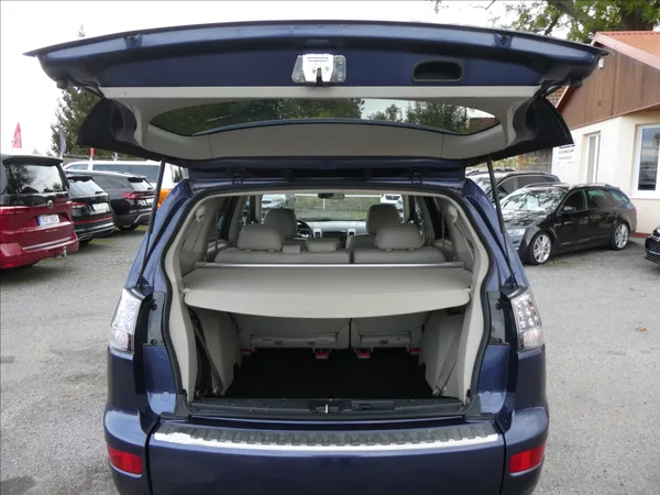 Mitsubishi Outlander 2,4 i 125kW 7.míst,4x4,automat - foto 14