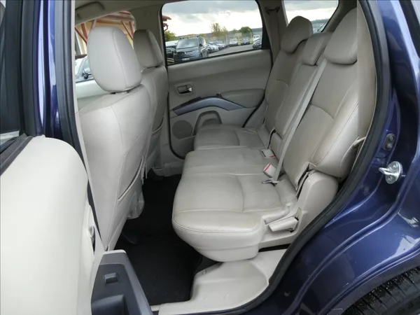 Mitsubishi Outlander 2,4 i 125kW 7.míst,4x4,automat - foto 21