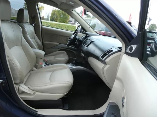 Mitsubishi Outlander 2,4 i 125kW 7.míst,4x4,automat - foto 23