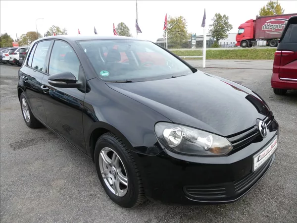 Volkswagen Golf 1,6 TDi 77kW serviska, závěs