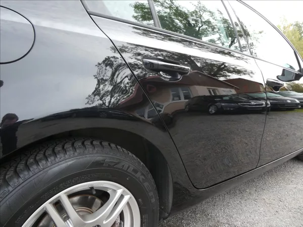 Volkswagen Golf 1,6 TDi 77kW serviska, závěs - foto 13