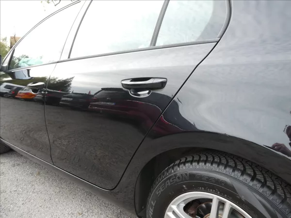 Volkswagen Golf 1,6 TDi 77kW serviska, závěs - foto 16