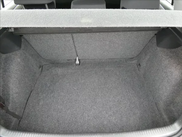 Volkswagen Golf 1,6 TDi 77kW serviska, závěs - foto 18
