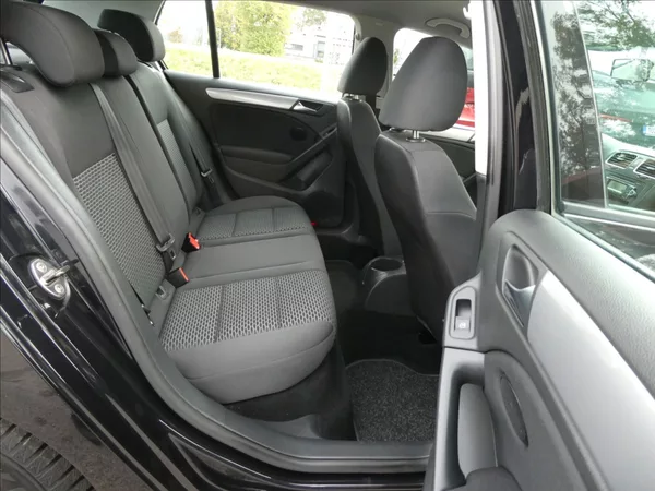 Volkswagen Golf 1,6 TDi 77kW serviska, závěs - foto 26