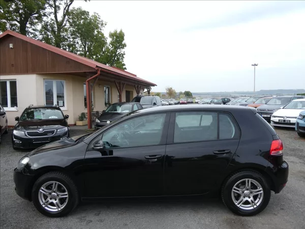 Volkswagen Golf 1,6 TDi 77kW serviska, závěs - foto 6