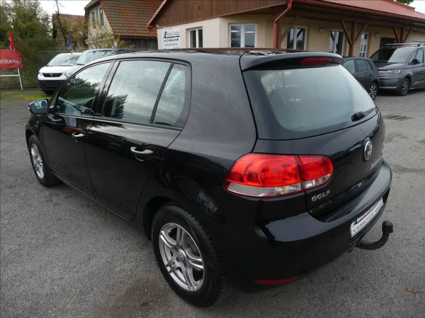 Volkswagen Golf 1,6 TDi 77kW serviska, závěs - foto 7