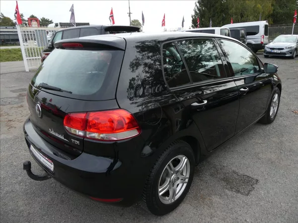 Volkswagen Golf 1,6 TDi 77kW serviska, závěs - foto 9