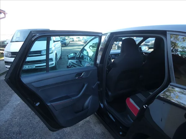 Škoda Rapid 1,6 TDi 85kW MonteCarlo, ČR - foto 23