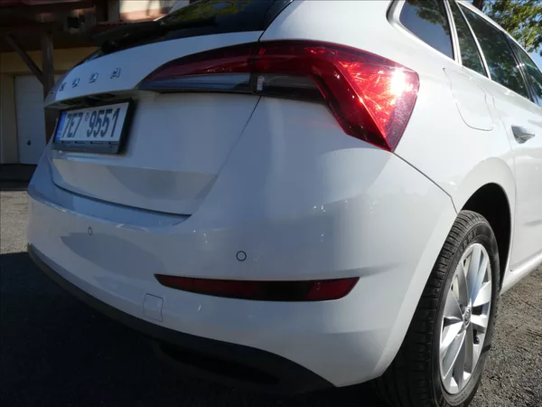 Škoda Scala 1,0 TSi 81kW Style, NAVIGACE - foto 10