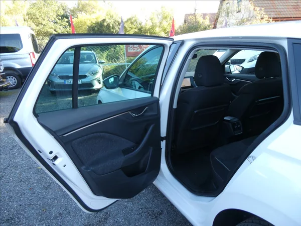 Škoda Scala 1,0 TSi 81kW Style, NAVIGACE - foto 19