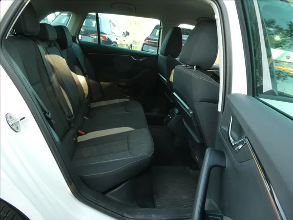 Škoda Scala 1,0 TSi 81kW Style, NAVIGACE - foto 24